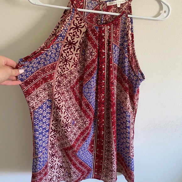 Lightweight Patterned Tank - Picture 2 of 4